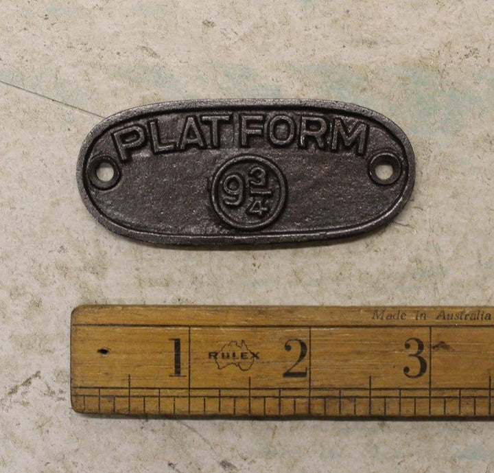 Plaque PLATFORM 9 3/4 small oval plaque 60mm x 35mm