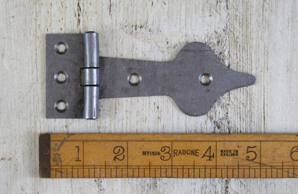Spearhead Tee Hinge Antique Iron 100mm (AF040)