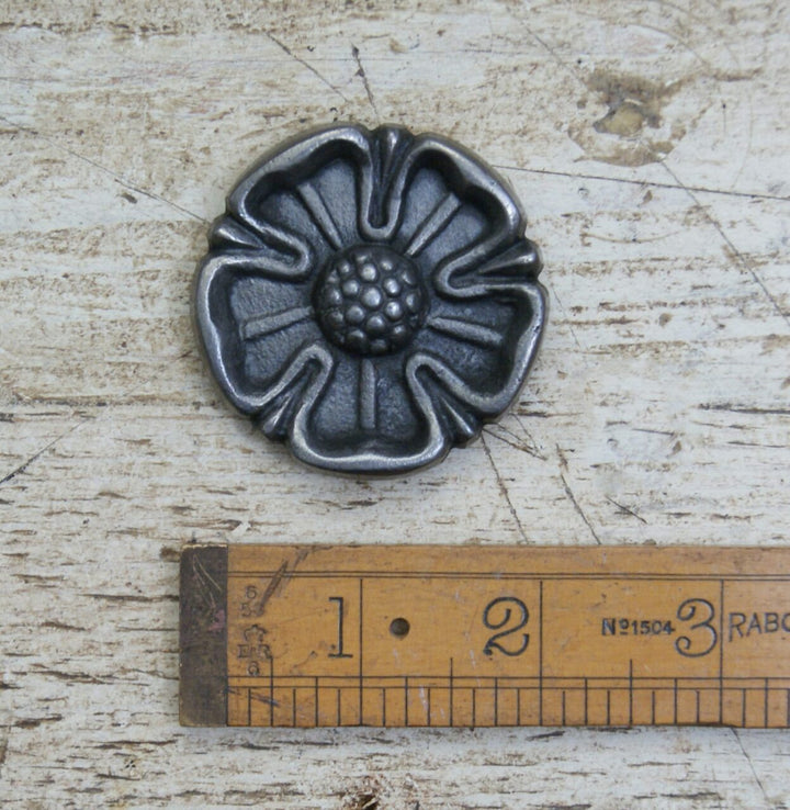 Paperweight Knocker Button Yorkshire Rose Cast Antique Iron M6