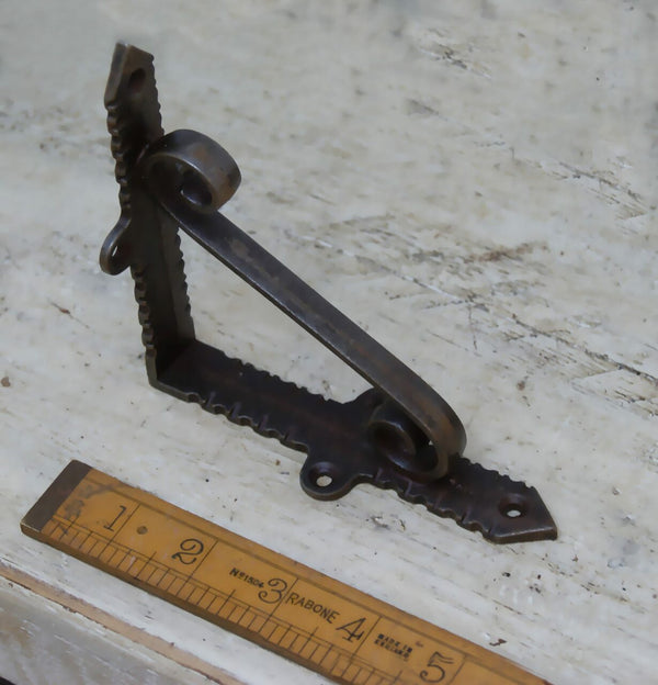 Shelf Bracket Simple Scroll Antique Iron 125mm x 125mm (AF079)