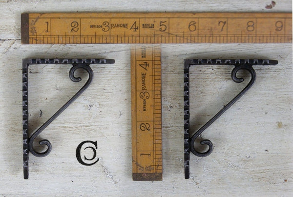Shelf Bracket Simple Scroll Antique Iron 100mm x 75mm (AF079)