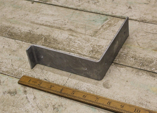 Shelf Bracket UTILITY Medium Duty Angle Galv Lip 150mm x 150mm