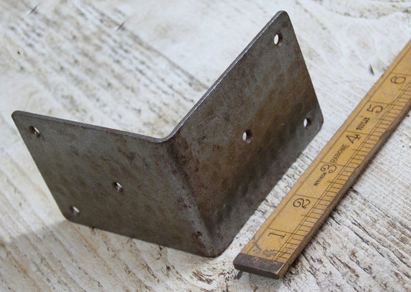 Butchers Block Corner Antique Steel 75mm High x 100mm x 100mm (1.5mm)