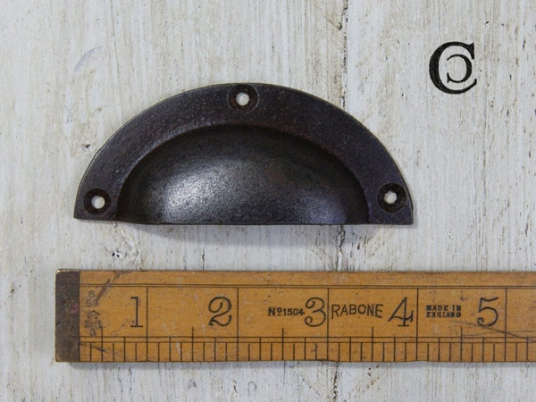 Cup Handle Plain Shallow Type Antique Iron Front Fix 96mm