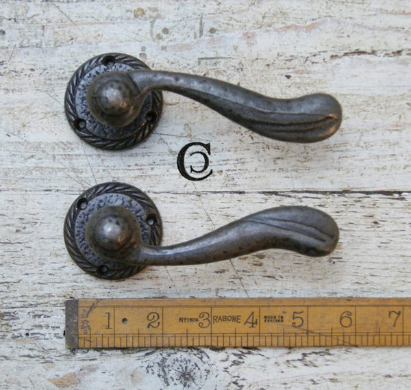 Lever Handle Hammered Rope Georgian Round Base Antique Iron