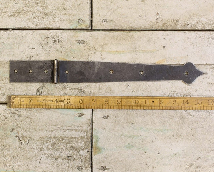 Spearhead Strap Hinge Antique Iron 400mm
