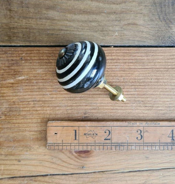 Knob BLACK WHITE Ceramic ALBANY 35mm Diameter