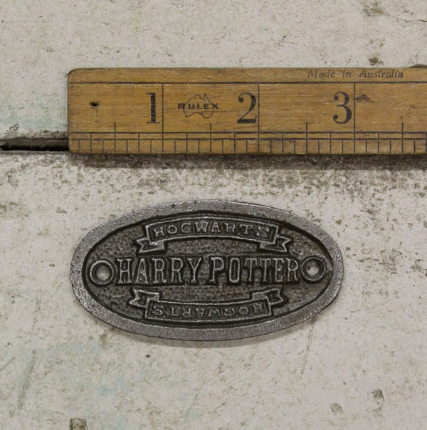 Plaque Oval HARRY POTTER Cast Antique Iron 38mm x 73mm
