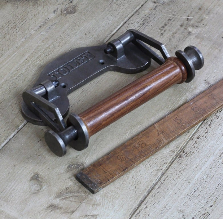 Toilet Roll Holder ALBERT - Toilet Drop-In Arms Antique Iron