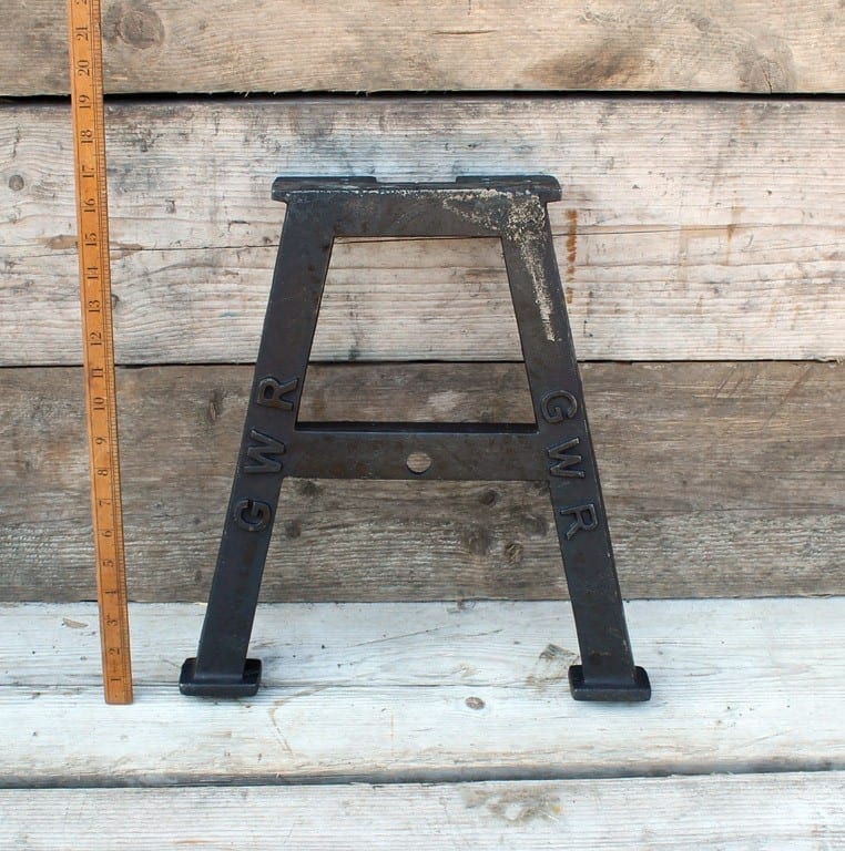 Angled Bench Frame Bench End Frame A Shape GWR Cast Antique Iron 400mm – Cottingham Collection